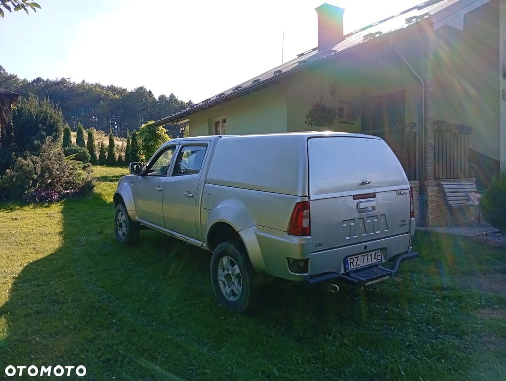 Tata Xenon - 13
