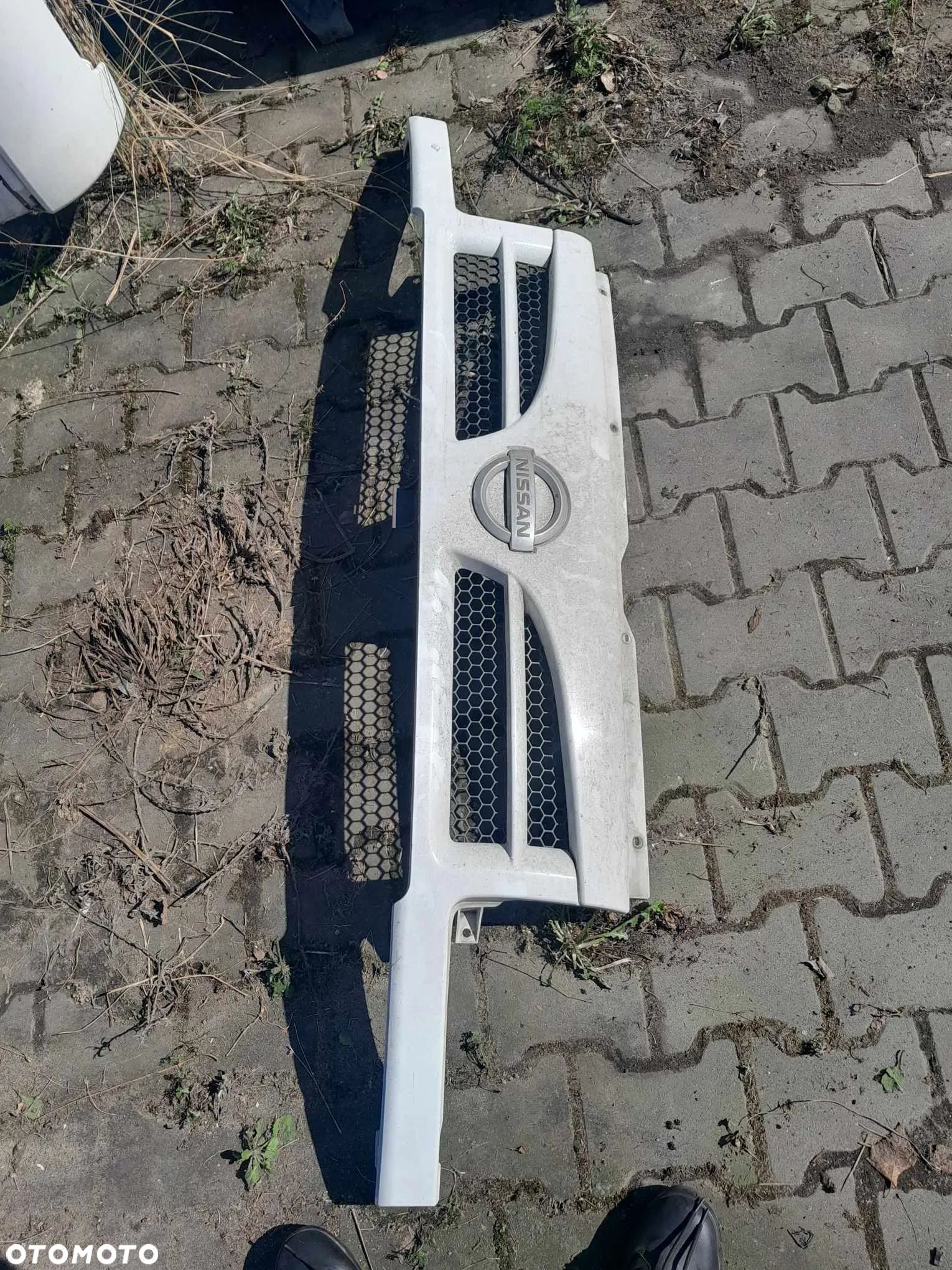 Grill / atrapa Nissan Interstar !! WYSYŁKA !!  98-03r. - 1