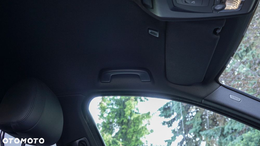 BMW Seria 5 525d xDrive - 26