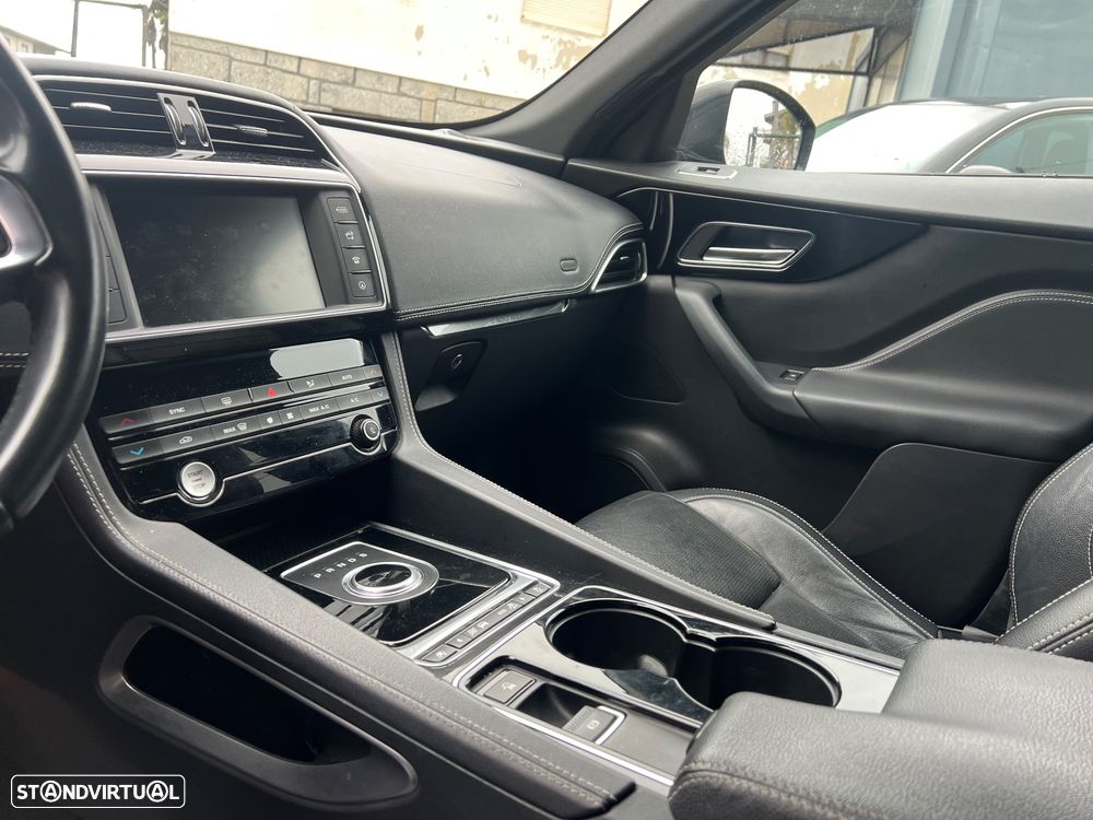 Jaguar F-Pace 2.0 i4D R-Sport AWD Aut. - 30