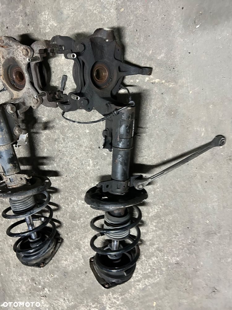 Renault Megane III zwrotnica lewa prawa mc-pherson kopyto noga 1.5 dci - 6