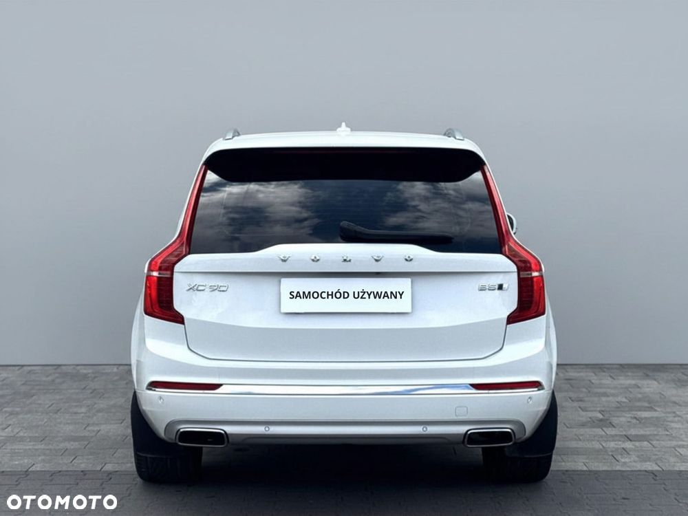 Volvo XC 90 - 8