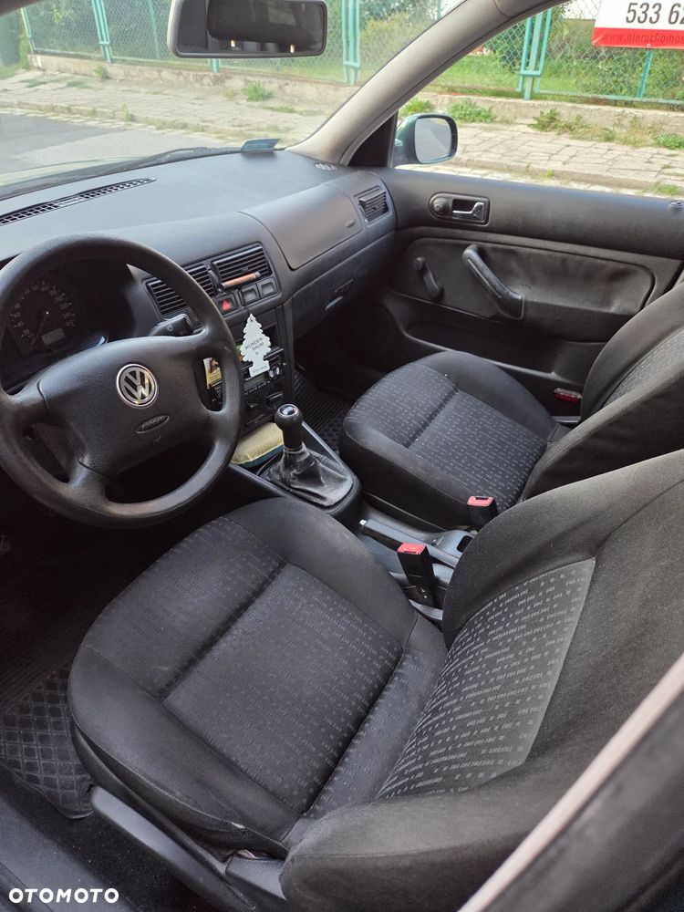 Volkswagen Golf 1.6 Basis - 6