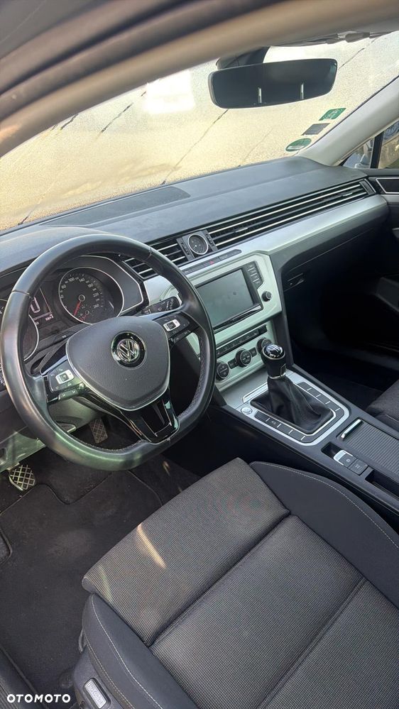 Volkswagen Passat 2.0 TDI (BlueMotion Technology) Highline - 6