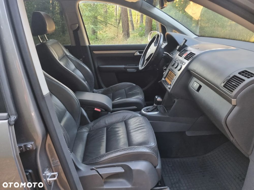 Volkswagen Touran 2.0 TDI DPF Highline DSG - 21