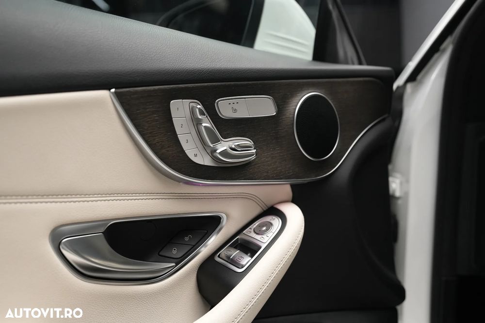 Mercedes-Benz C 400 4MATIC Coupe - 14