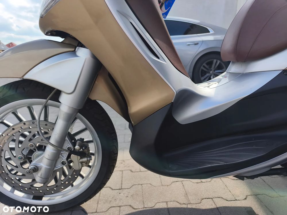 Piaggio Beverly - 10