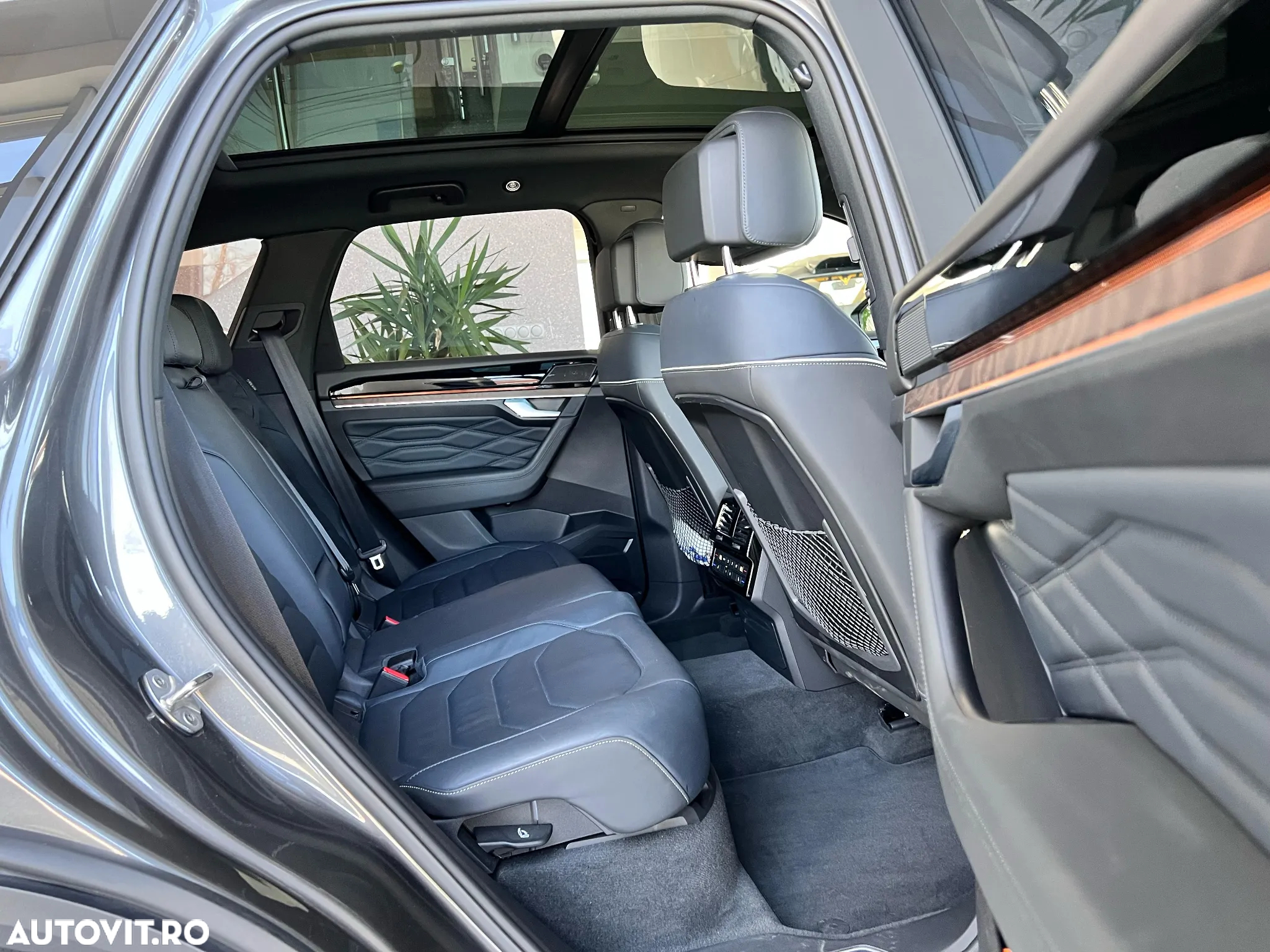 Volkswagen Touareg - 27