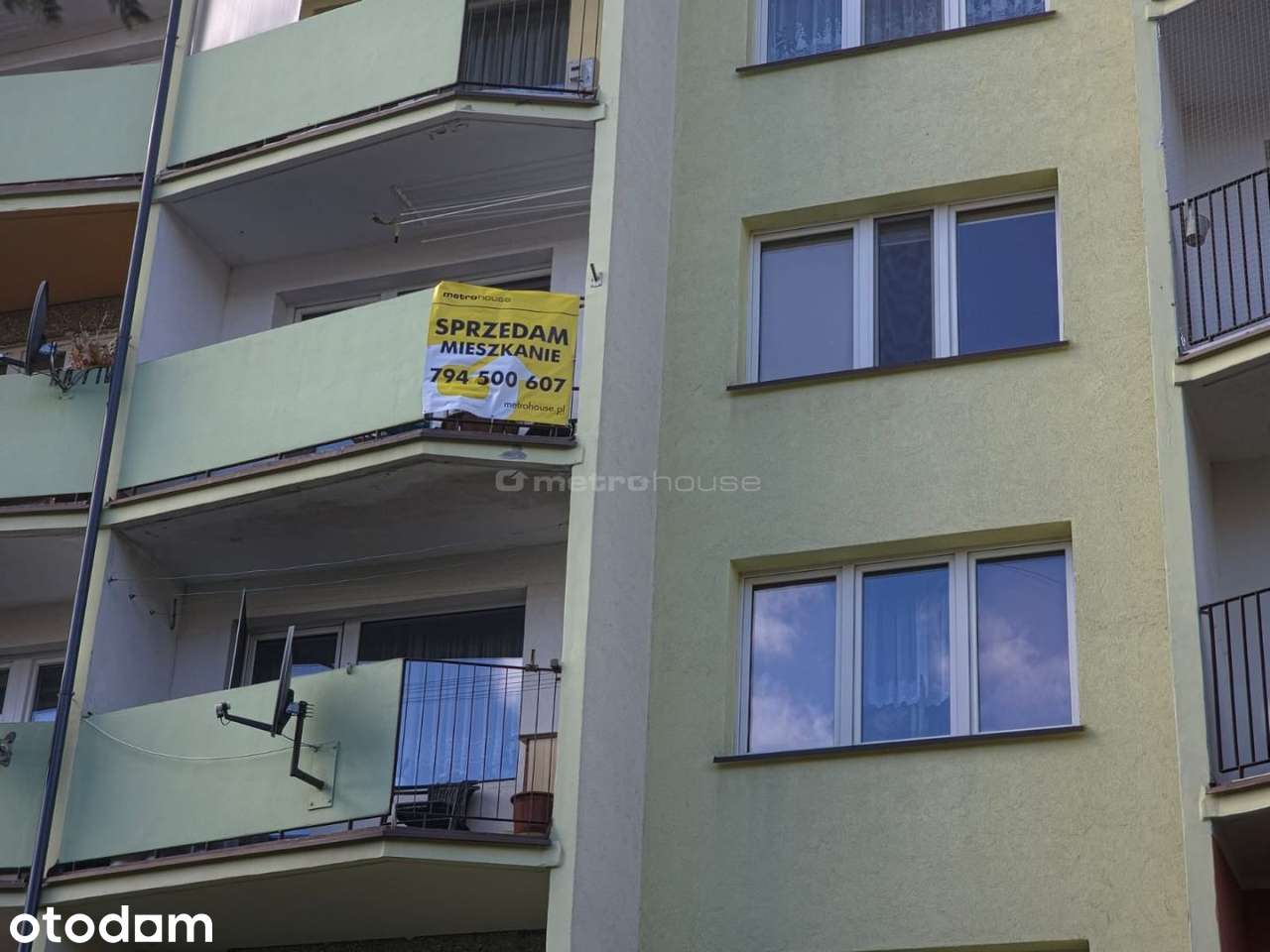 Przestronne 3- pokojowe mieszkanie z balkonem!!
