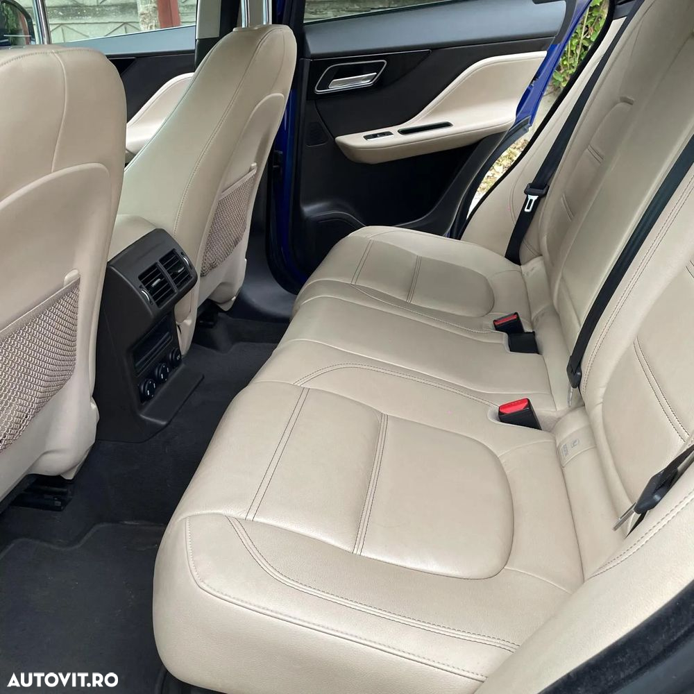 Jaguar F-Pace 20d AWD Prestige - 11