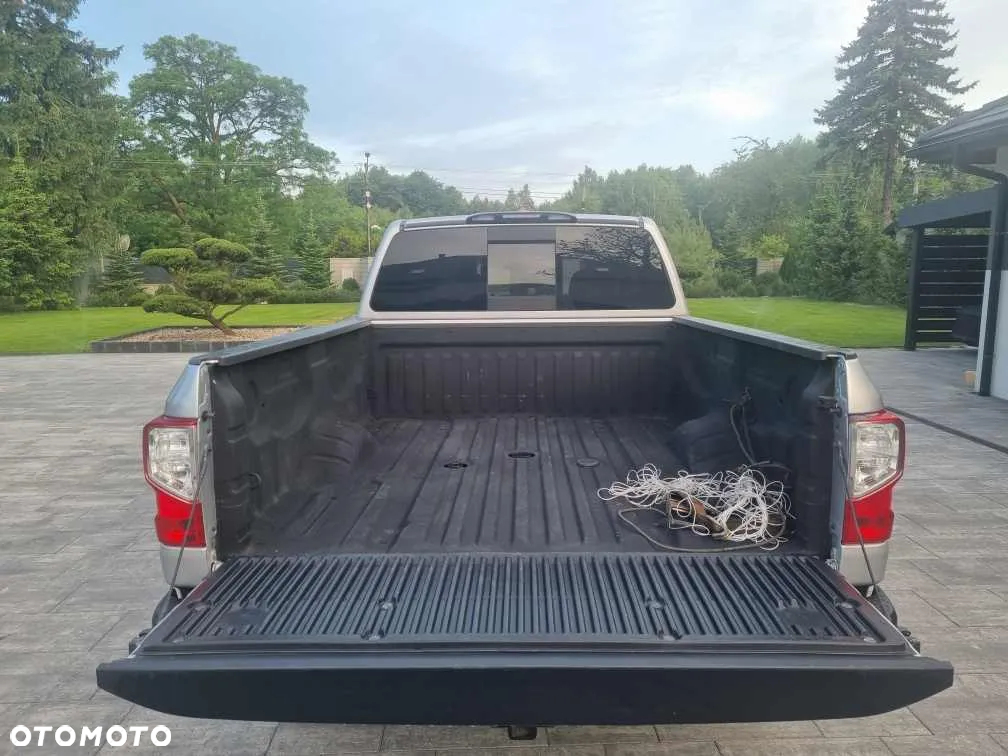 Nissan Titan - 12
