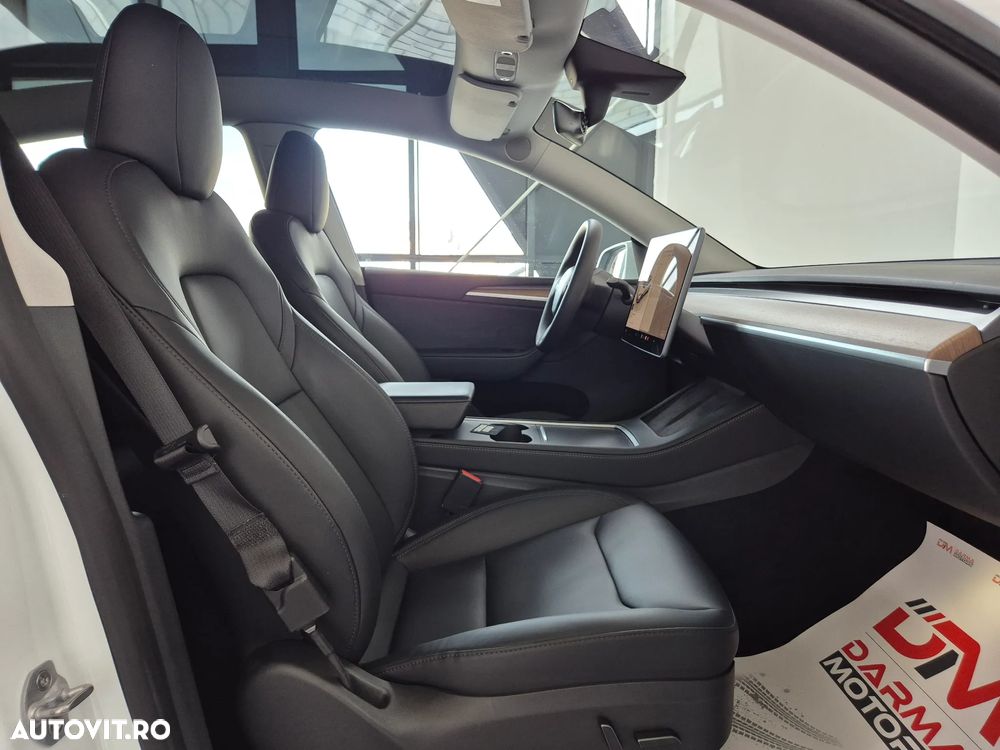 Tesla Model Y Long Range Dual Motor AWD - 14