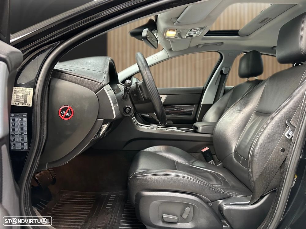 Jaguar XF 2.2 D Premium Luxury - 11