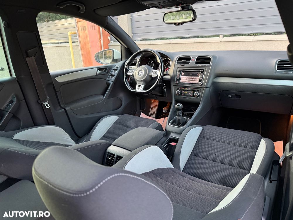 Volkswagen Golf 2.0 TDI DPF Sportline - 12