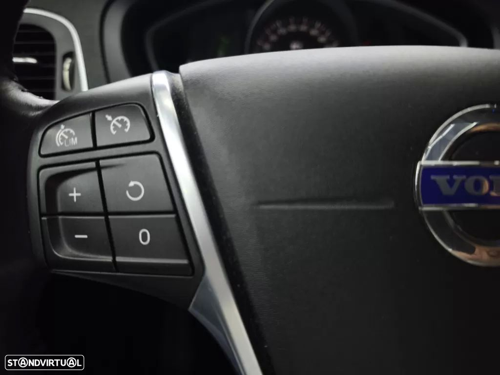 Volvo V40 1.6 D2 Momentum Eco - 24