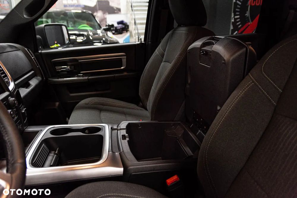 Dodge RAM 1500 5.7 4x4 - 16
