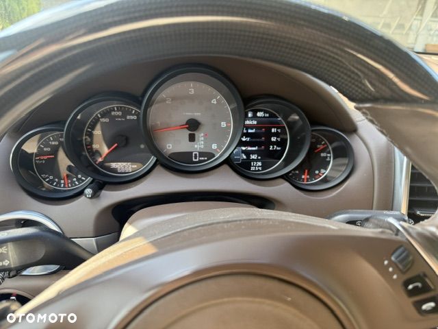 Porsche Cayenne S Diesel - 14