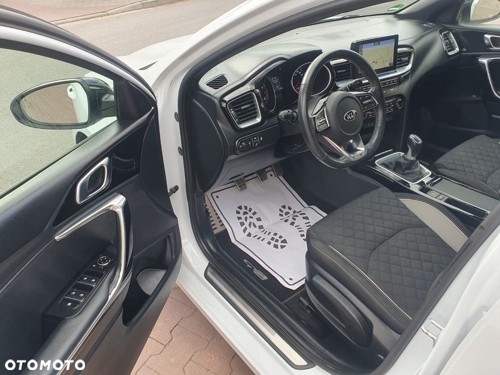 Kia Ceed 1.4 T-GDI OPF GT Line - 11