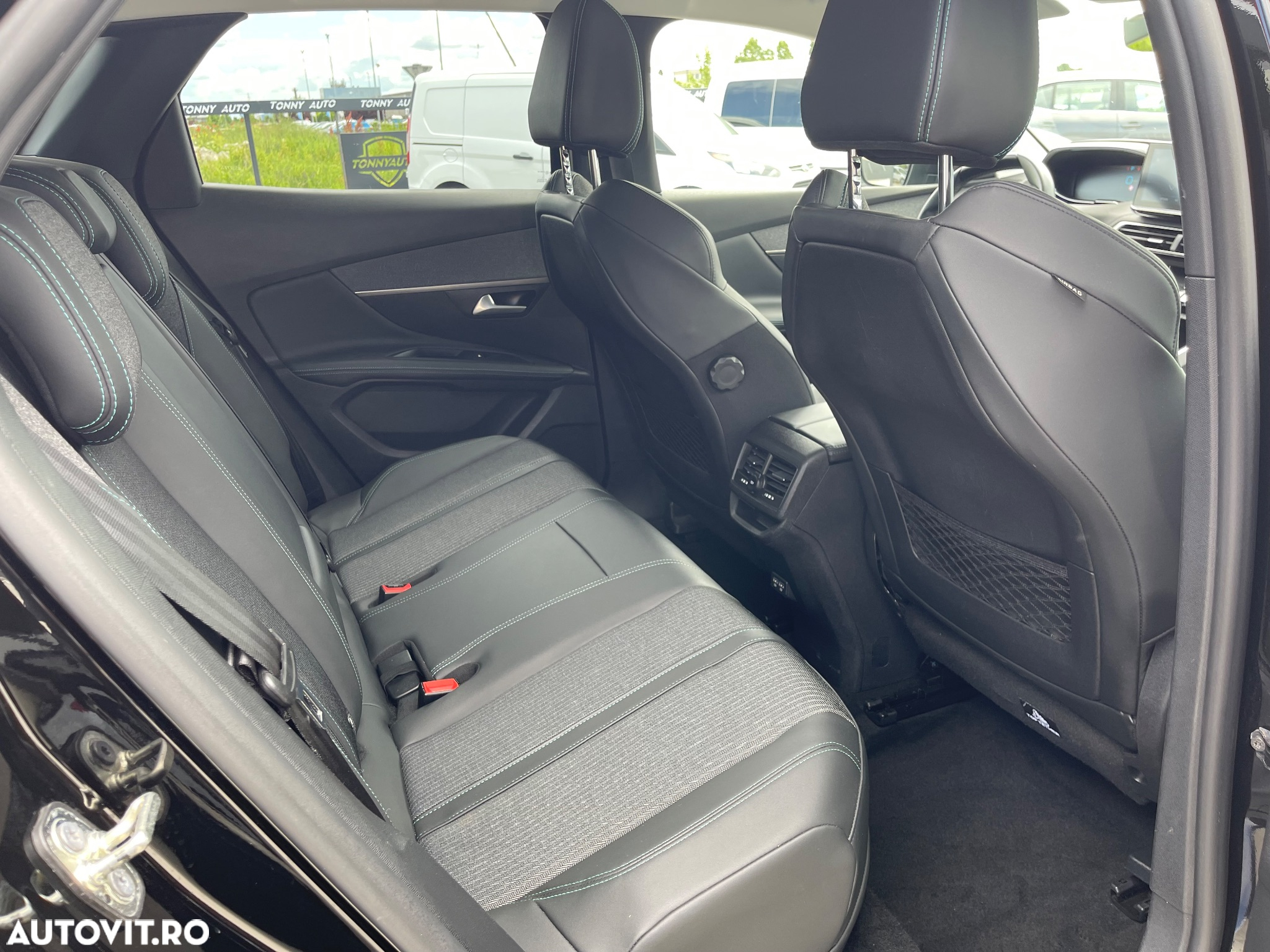 Peugeot 3008 PHEV EAT8 Allure - 12
