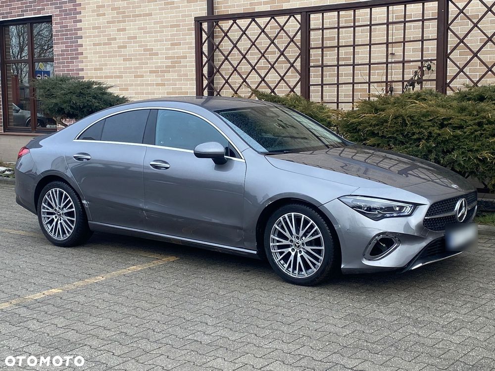 Mercedes-Benz CLA 180 Progressive 7G-DCT - 7