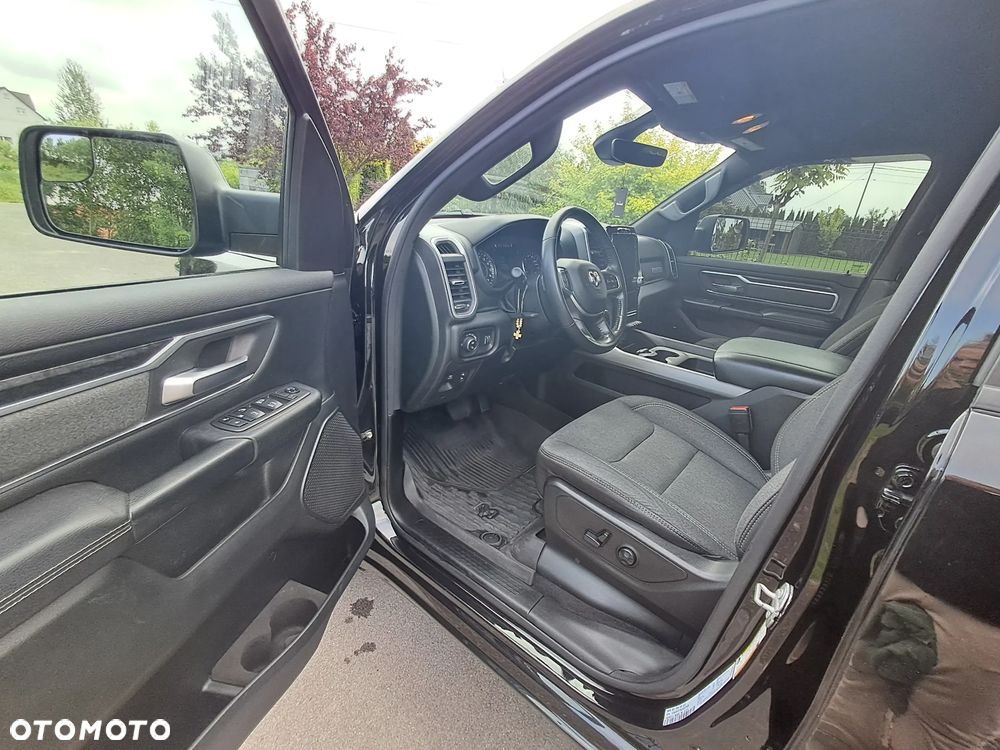 RAM 1500 5.7 Crew Cab Bighorn - 12