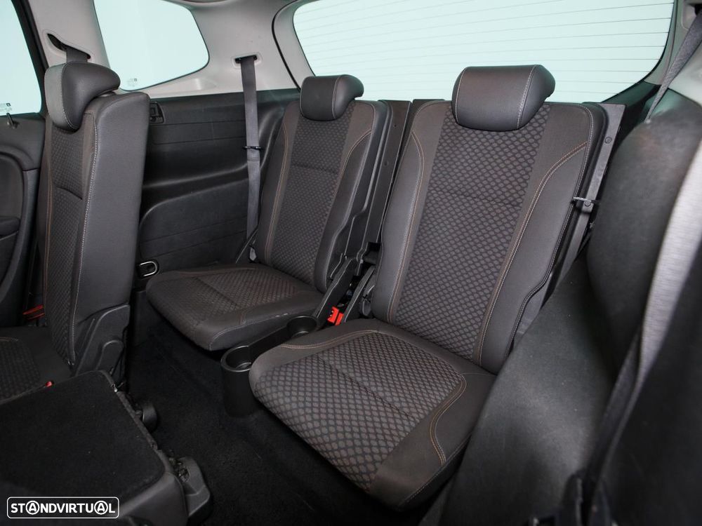 Opel Zafira - 10