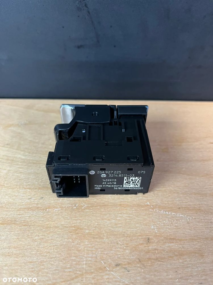 VW T-Roc Włącznik Przełącznik hamulca ręcznego Auto Hold 2GA927225 - 1