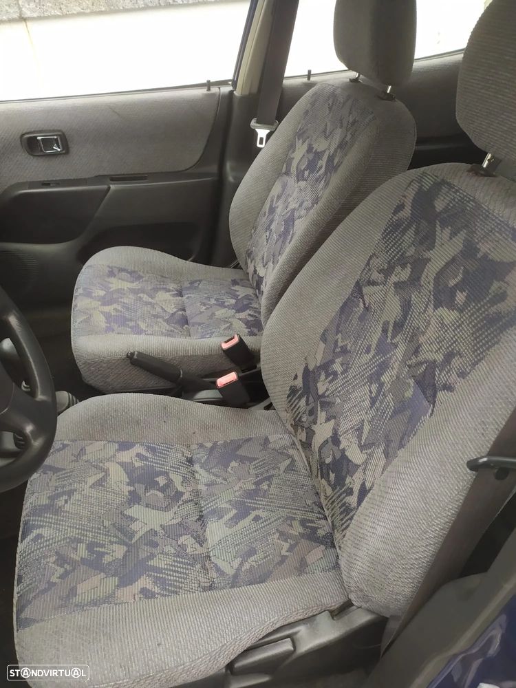 Daihatsu Sirion - 15