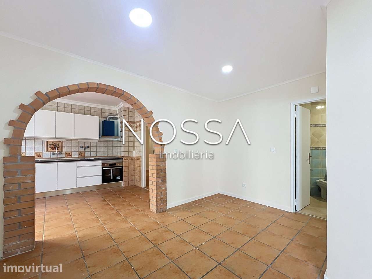 Apartamento T2 Convertido em T3 | Estação da Tapada das Mercês - Grande imagem: 2/26