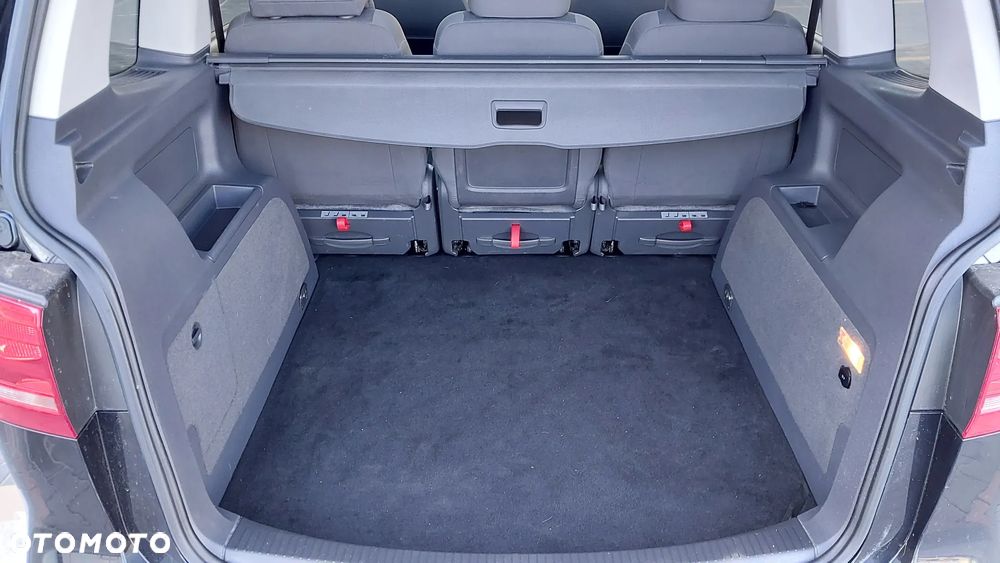 Volkswagen Touran 2.0 TDI DPF BlueMotion Technology Comfortline - 10