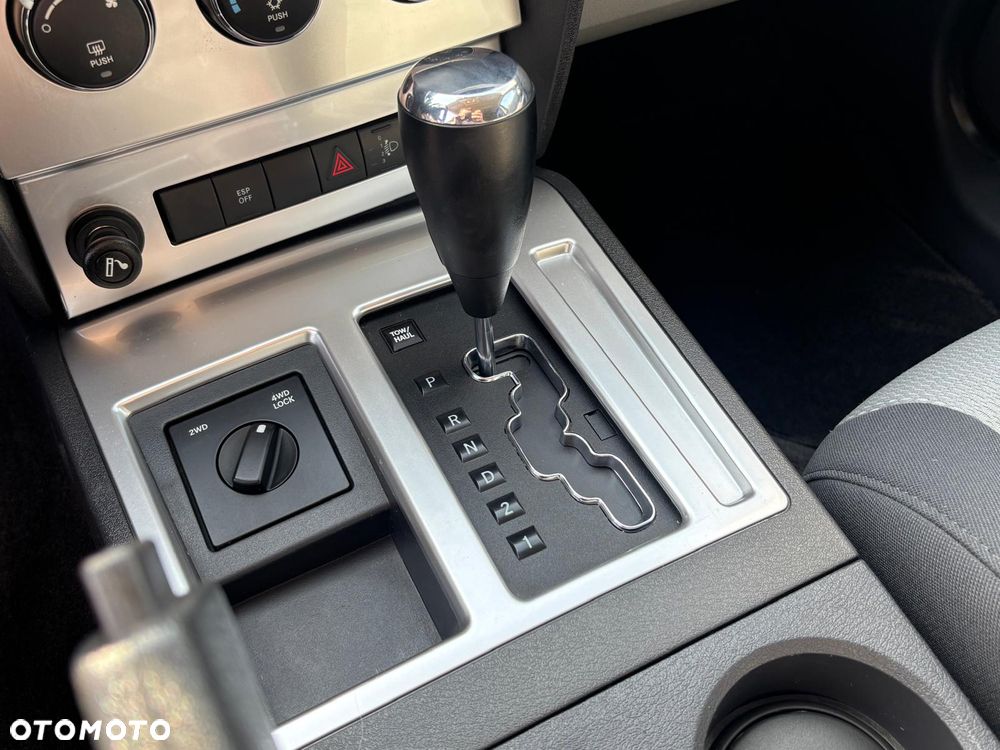 Dodge Nitro 3.7 V6 SLT 4WD - 29