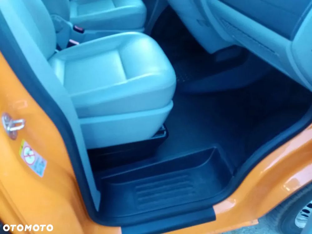 Volkswagen Multivan - 6