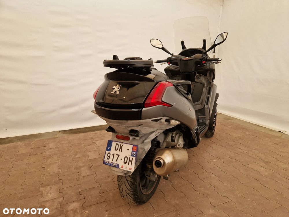 Peugeot Metropolis - 8