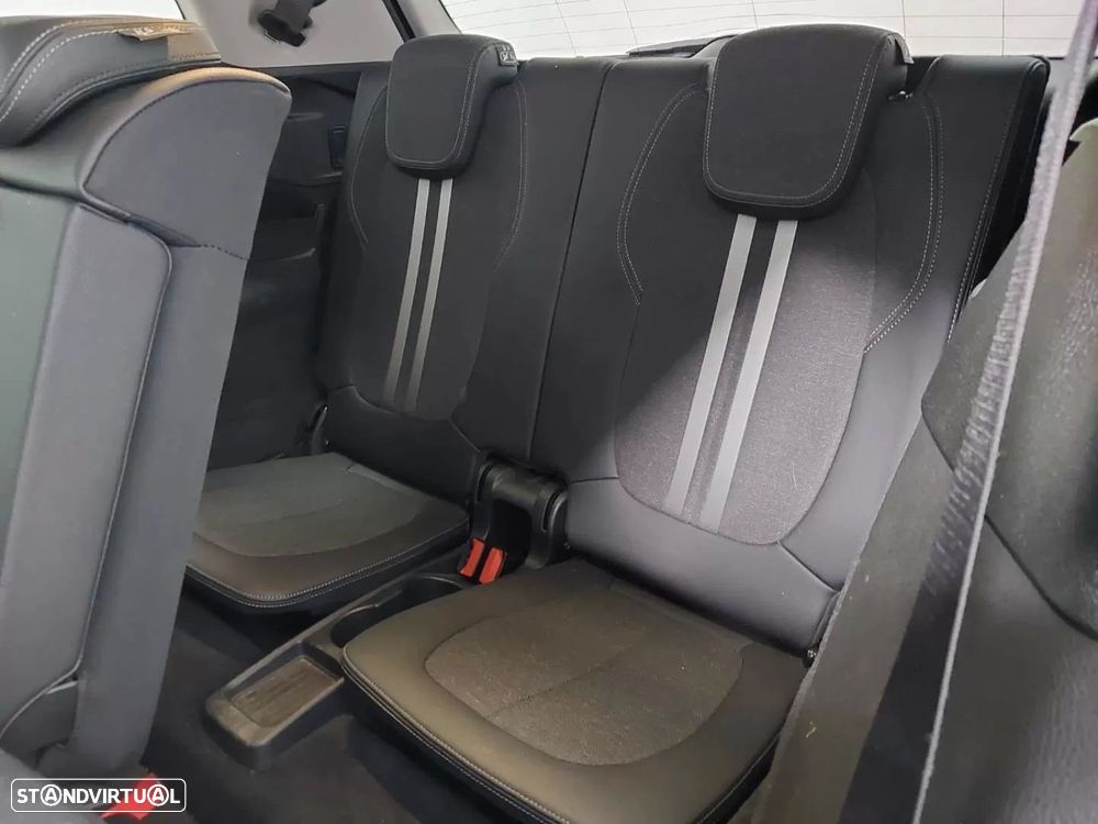 BMW 218 Gran Tourer i 7L Line Sport - 10