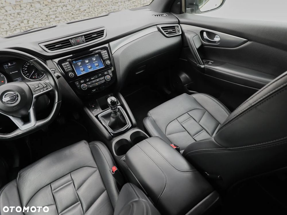 Nissan Qashqai 1.6 DIG-T TEKNA+ - 26