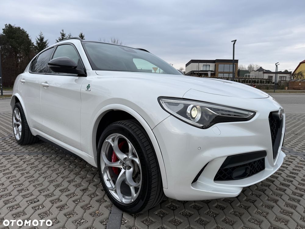 Alfa Romeo Stelvio 2.9 V6 Bi-Turbo Quadrifoglio Q4 - 4