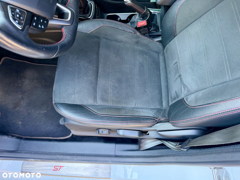 Ford EcoSport 1.0 EcoBoost ST-LINE - 17
