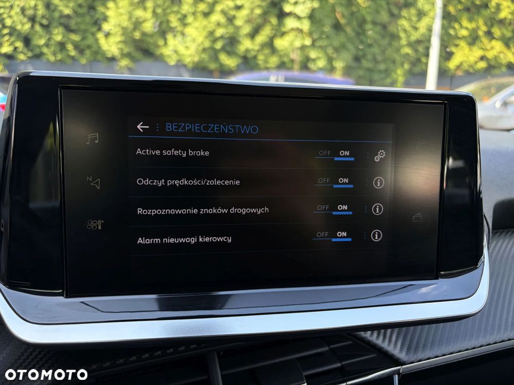 Peugeot 2008 PureTech 100 Allure - 28