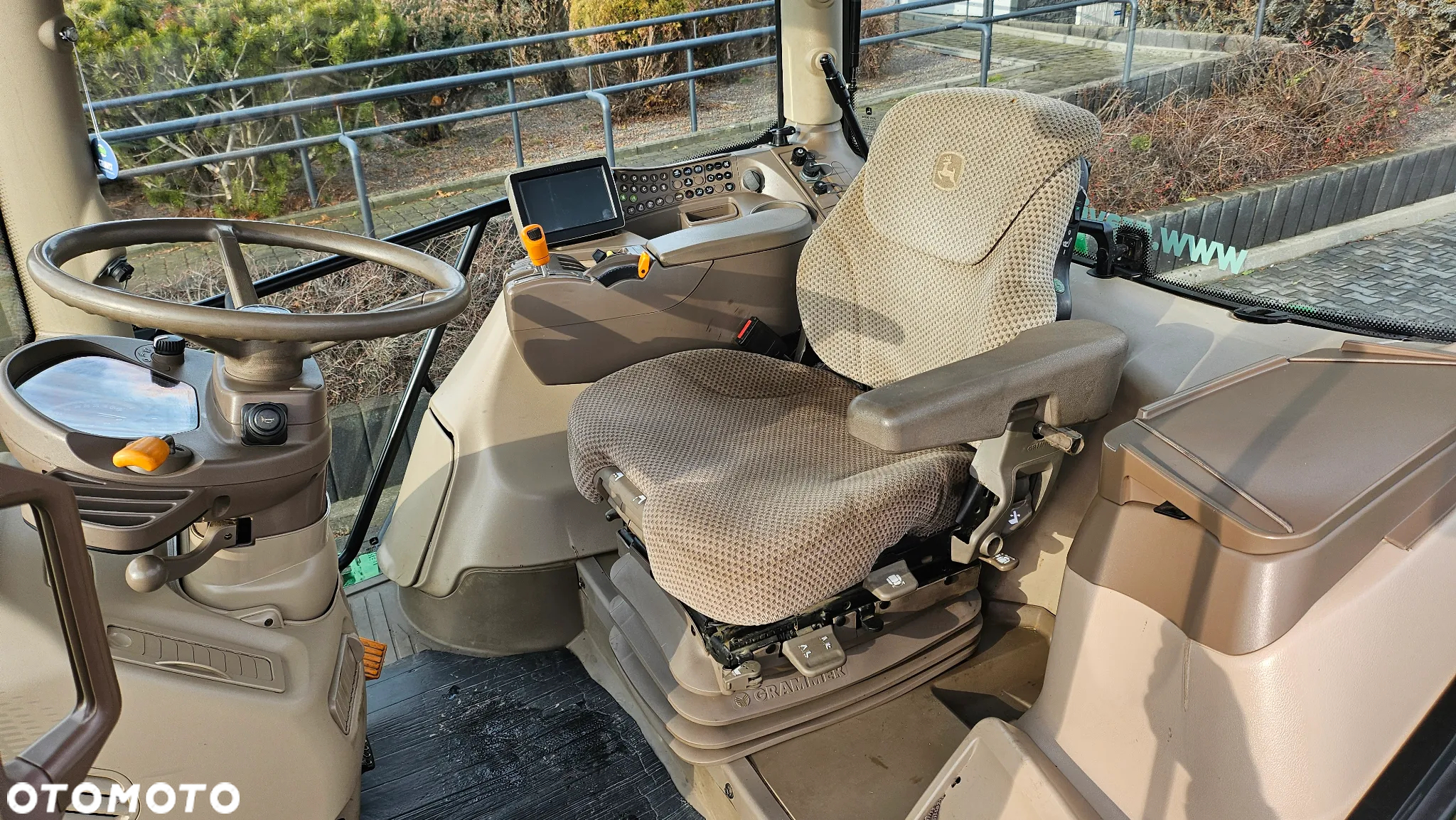John Deere JD 6150R, AutoPowr 50 km/h, pneumatyka, przedni TUZ + WOM - 12