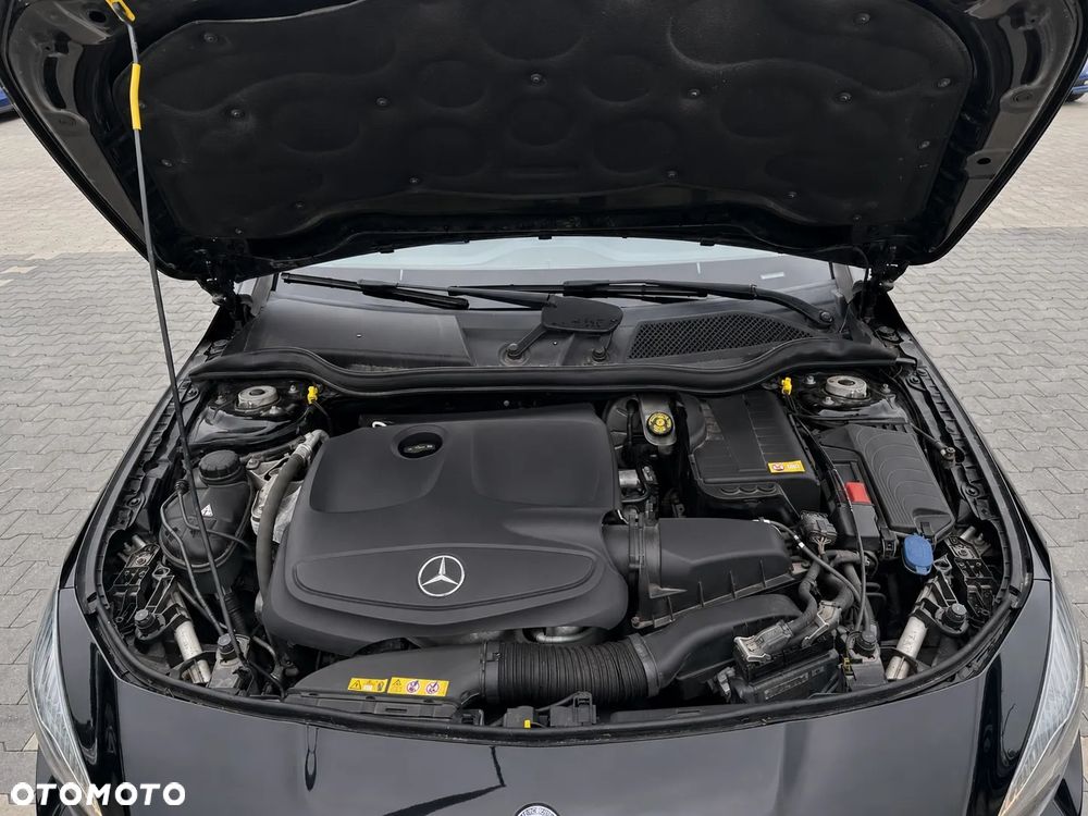 Mercedes-Benz CLA 180 BlueEffICIENCY Edition - 14
