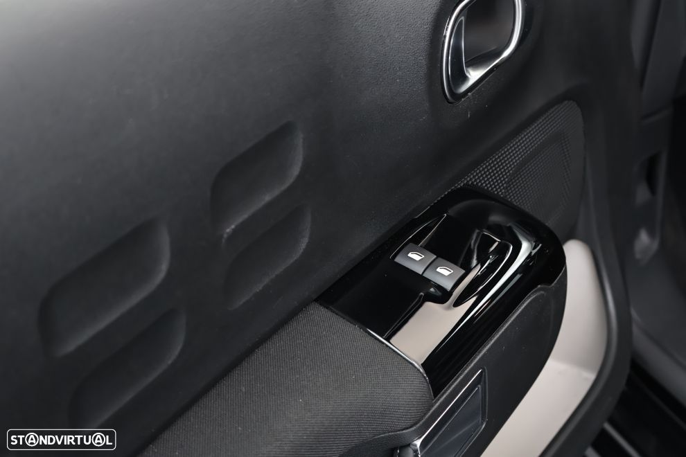 Citroën C3 1.2 PureTech Max EAT6 - 24
