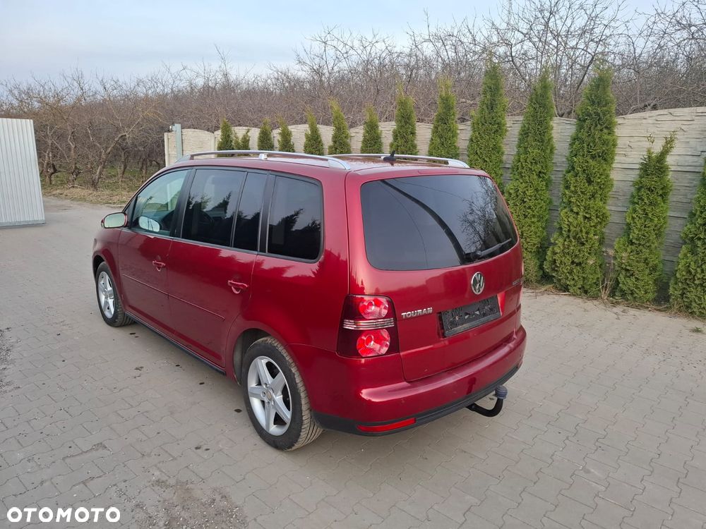 Volkswagen Touran 1.9 TDI DPF BlueMot Trendline - 6