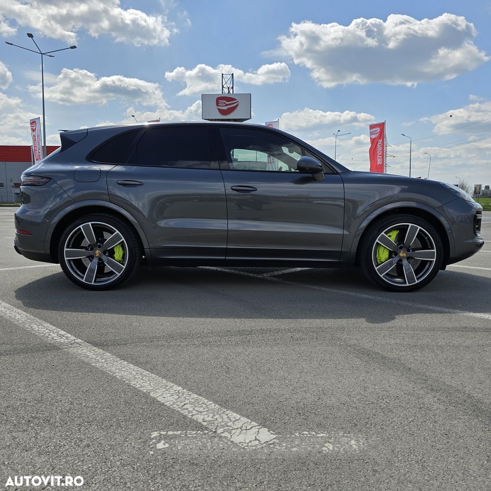 Porsche Cayenne Turbo S E-Hybrid Tiptronic S - 4