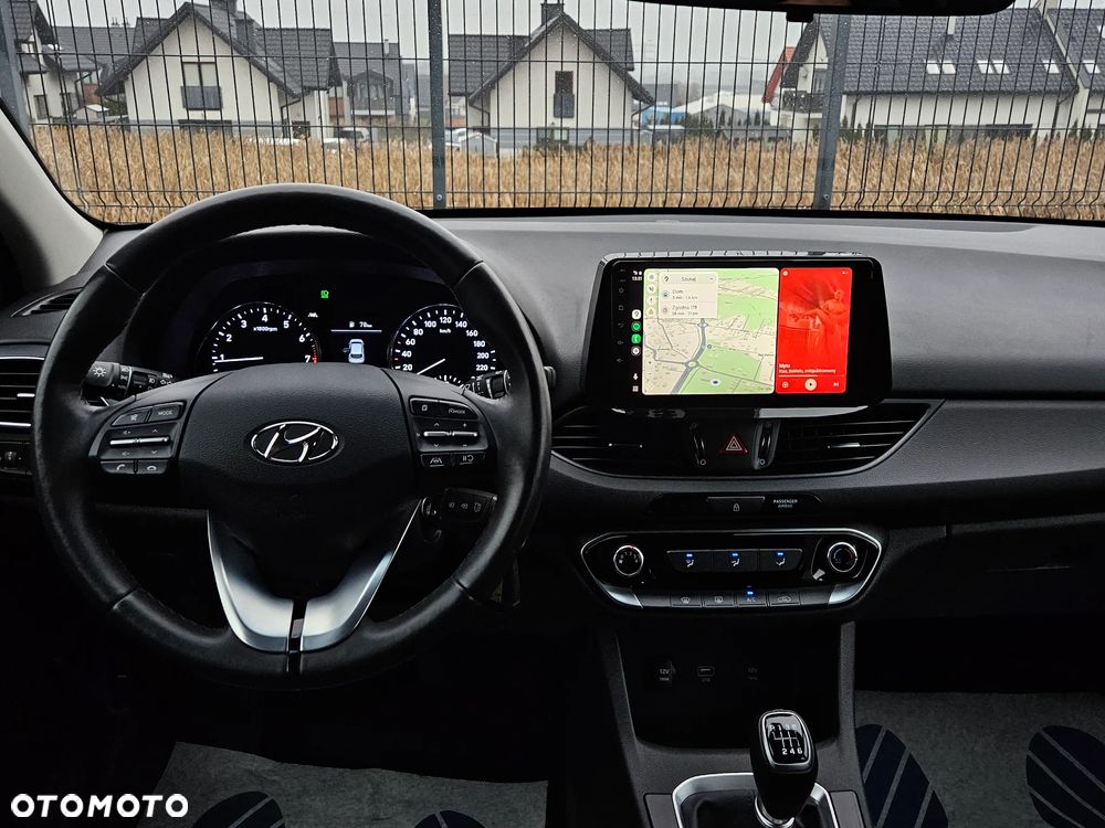 Hyundai i30 1.5 DPI Classic + - 9