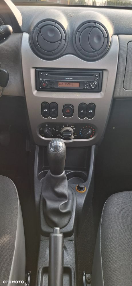 Dacia Sandero 1.2 16V - 12