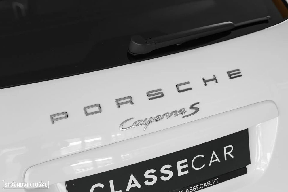 Porsche Cayenne S - 12