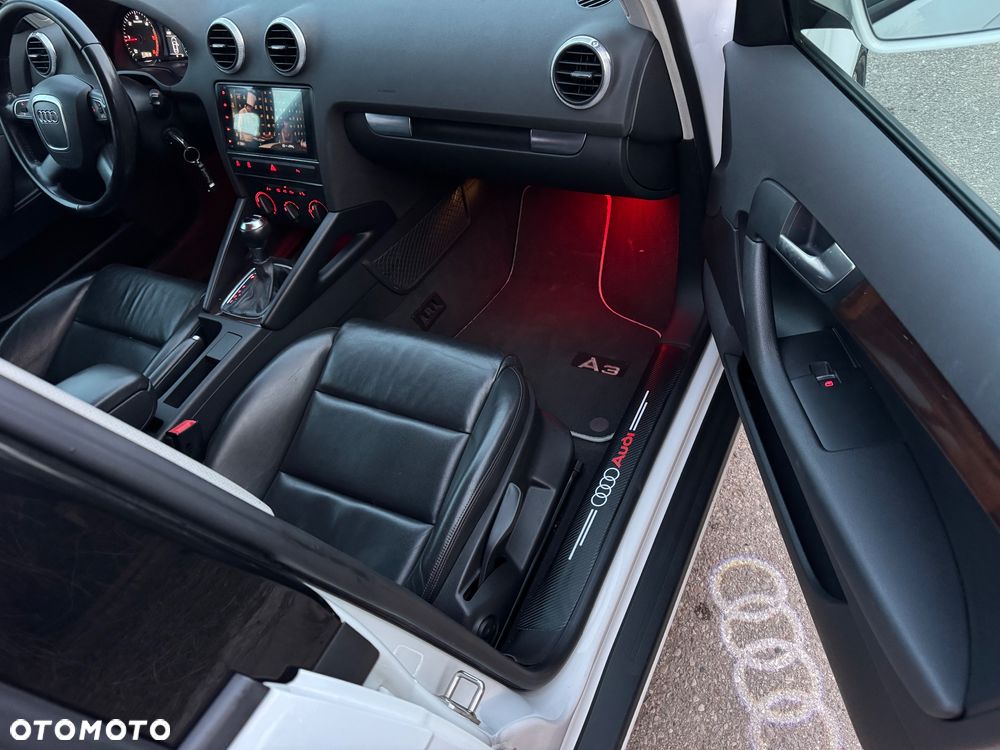 Audi A3 Sportback 2.0 TDI DPF S tronic S line Sportpaket - 33