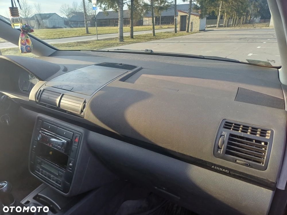 Volkswagen Sharan - 11