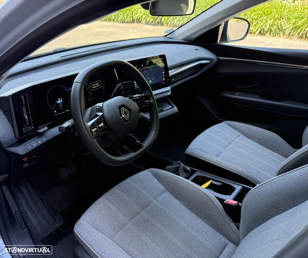 Renault Mégane E-Tech - 10