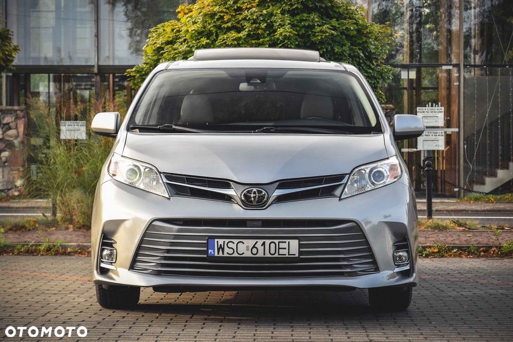 Toyota Sienna 2018 photo 3